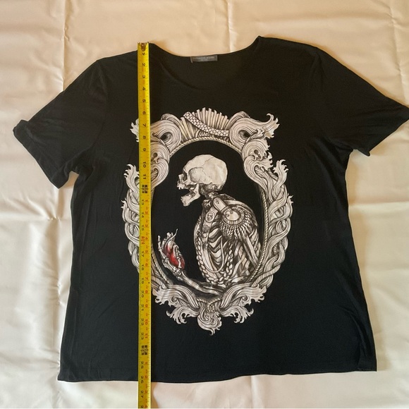 SOLD Alexander McQueen Tshirt - Picture 6 of 6